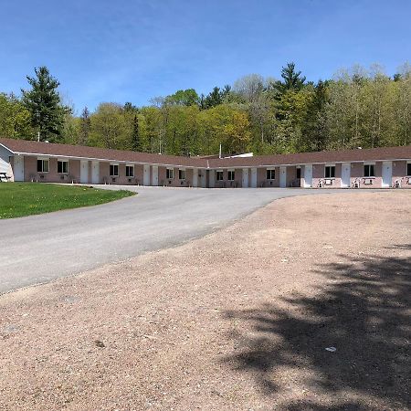 Motel Bryson Экстерьер фото
